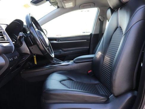 Used 2023 Toyota Camry SE FWD image 9