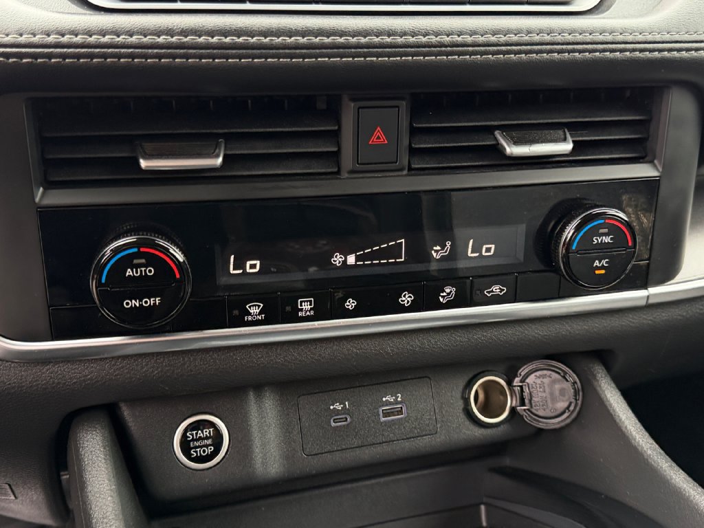 Used 2023 Nissan Rogue SV AWD/4WD image 23