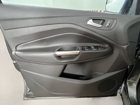 Used 2016 Ford Escape SE w/ Equipment Group 201A FWD image 30