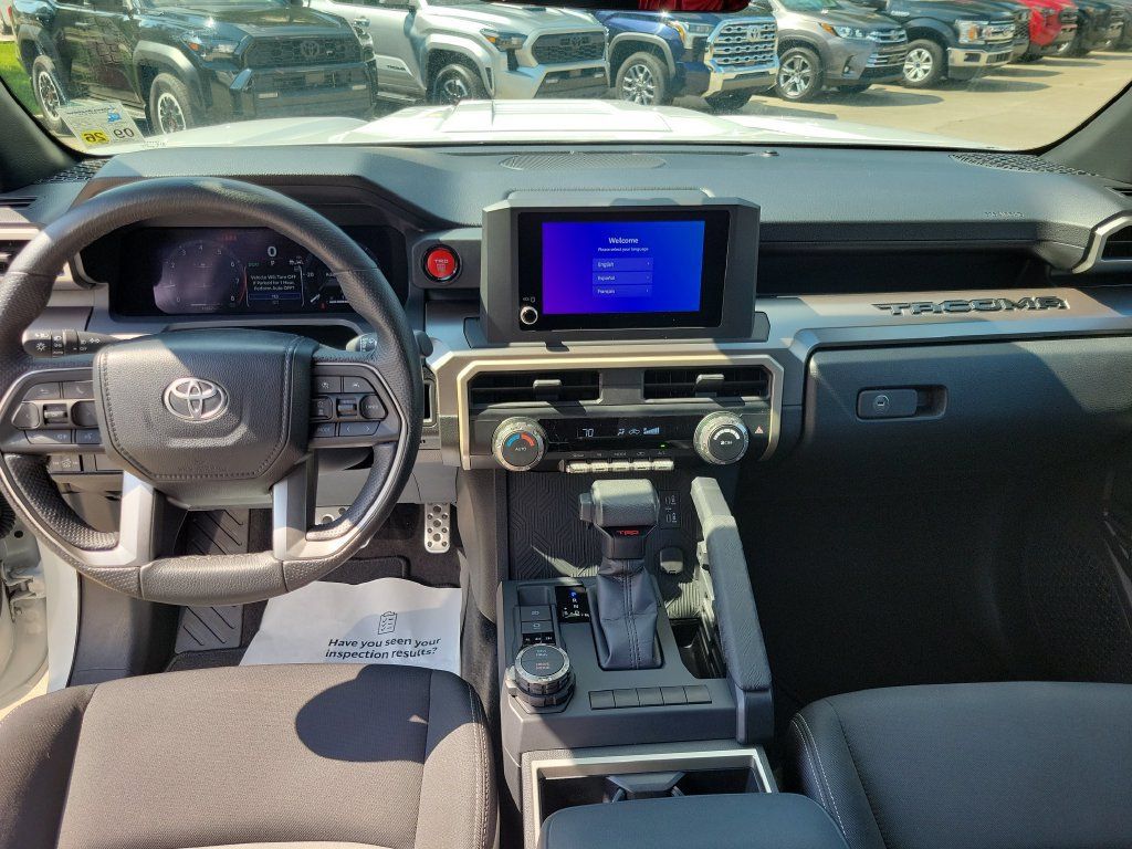 Used 2024 Toyota Tacoma TRD Sport AWD/4WD image 21