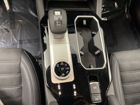 New 2025 Mitsubishi Outlander SE image 13