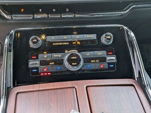 Certified 2022 Lincoln Navigator 4WD image 23