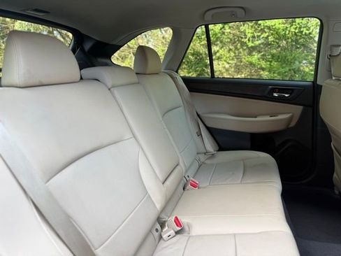 Used 2015 Subaru Outback 3.6R Limited image 25