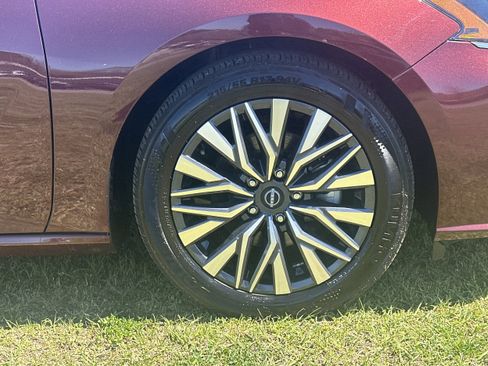 Used 2025 Nissan Altima 2.5 SV image 12