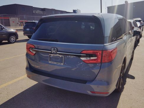 Used 2024 Honda Odyssey Elite image 6