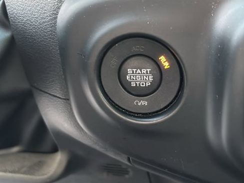 Used 2022 Jeep Wrangler Unlimited Rubicon 4xe w/ Cold Weather Group AWD/4WD image 10
