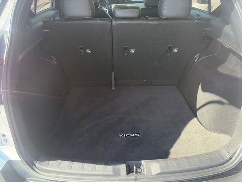 Used 2019 Nissan Kicks SR w/ SR Premium Package FWD image 11