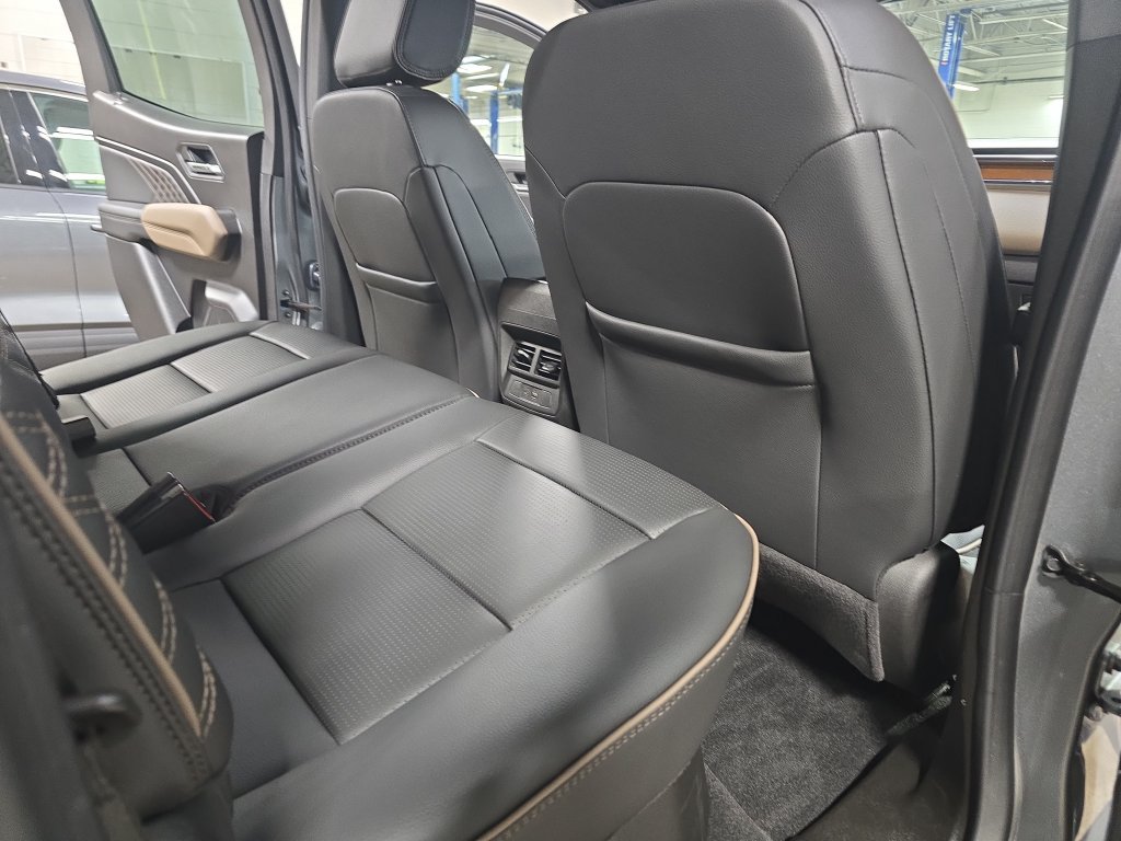Used 2026 GMC Canyon Denali AWD/4WD image 13