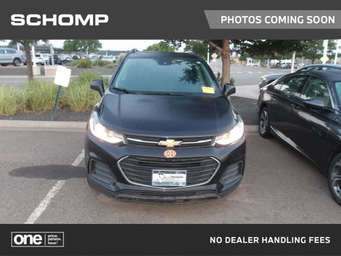 Used 2020 Chevrolet Trax LT w/ LT Convenience Package FWD image 1