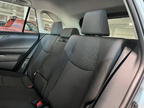 Used 2025 Toyota RAV4 XLE AWD/4WD image 32