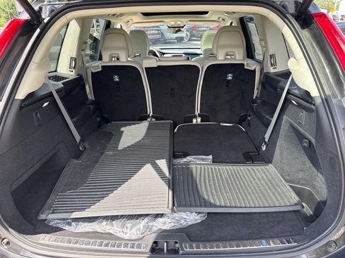 Used 2023 Volvo XC90 B6 Plus w/ Protection Package AWD/4WD image 10