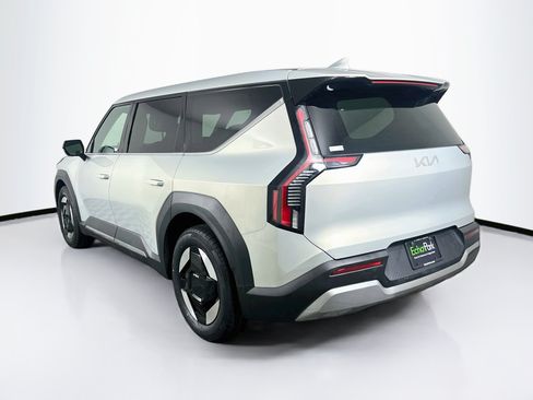 Used 2024 Kia EV9 Light RWD image 5