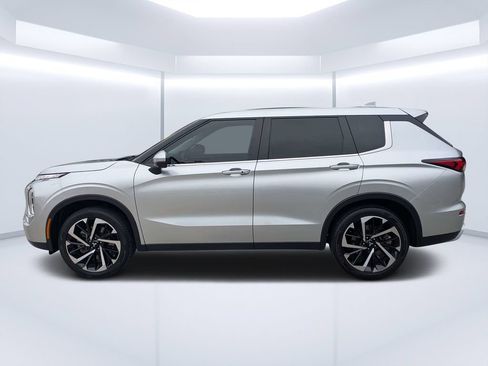 Used 2024 Mitsubishi Outlander SE FWD image 6