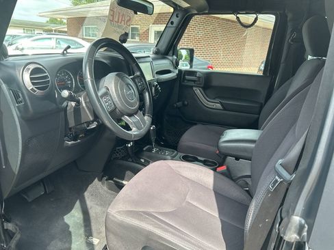 Used 2013 Jeep Wrangler Sport w/ Connectivity Group AWD/4WD image 6