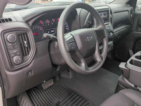 Used 2026 Chevrolet Silverado 1500 Custom Trail Boss w/ LPO, Dark Essentials Package AWD/4WD image 10