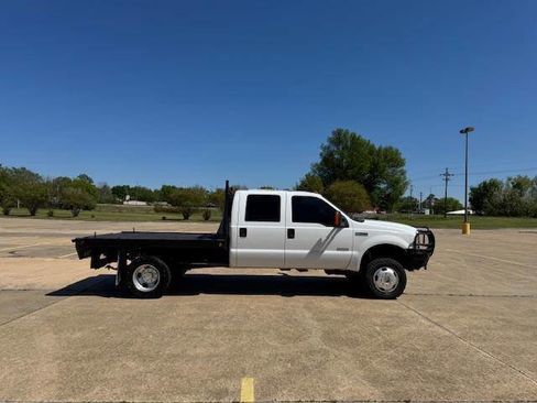 Used 2005 Ford F350 XLT image 2