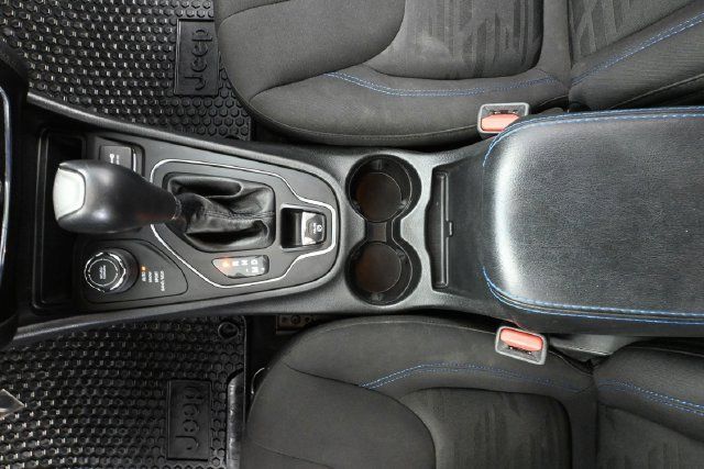 Used 2019 Jeep Cherokee Latitude AWD/4WD image 26