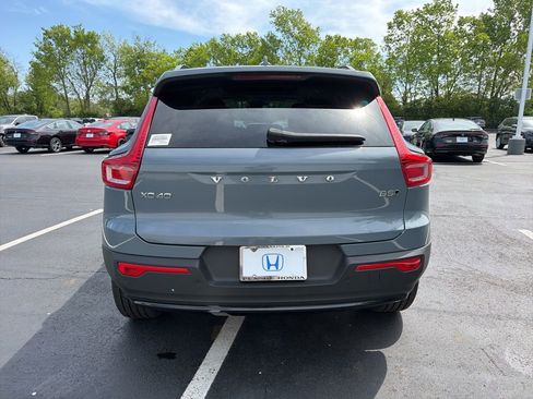 Used 2023 Volvo XC40 B5 Plus w/ Driver Assist Package AWD/4WD image 4