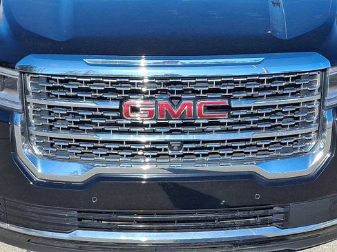 Used 2021 GMC Acadia Denali w/ Denali Ultimate Package image 9