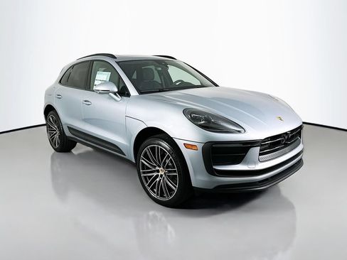 Certified 2026 Porsche Macan AWD/4WD image 7