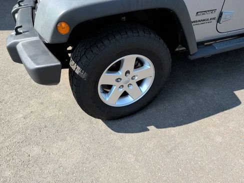 Used 2013 Jeep Wrangler Unlimited Sport AWD/4WD image 17