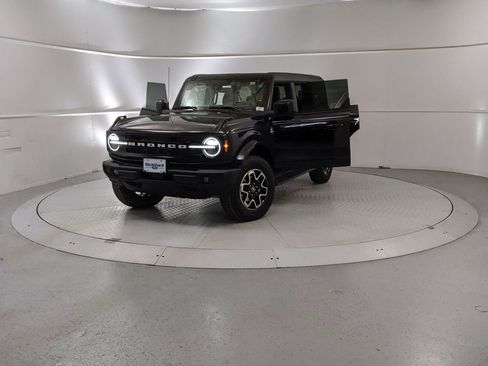 New 2025 Ford Bronco Outer Banks image 12