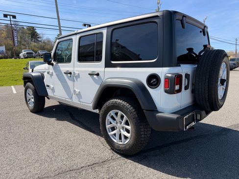 Used 2023 Jeep Wrangler Unlimited Sport AWD/4WD image 4