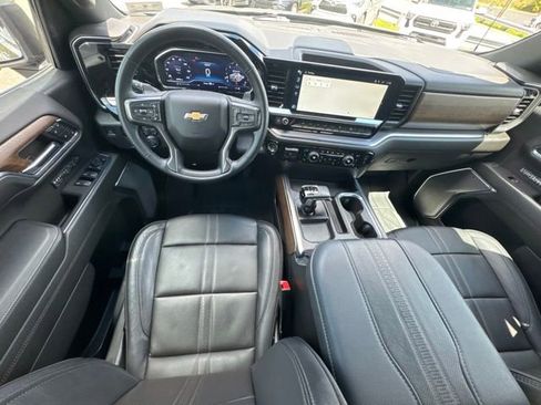 Used 2024 Chevrolet Silverado 1500 High Country AWD/4WD image 5