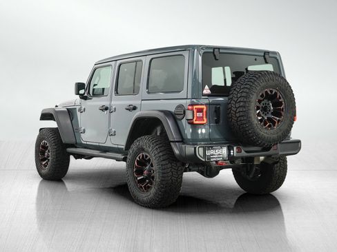 Used 2025 Jeep Wrangler Unlimited Rubicon w/ Convenience Group AWD/4WD image 3