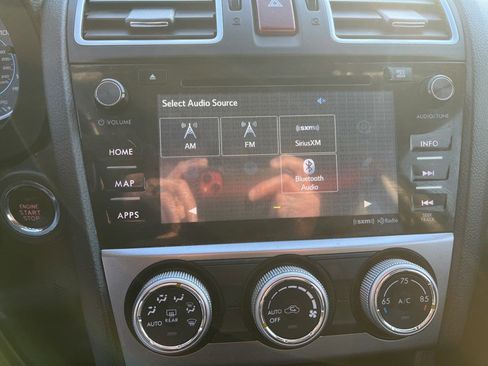 Used 2015 Subaru Crosstrek 2.0i Limited AWD/4WD image 9