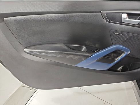 Used 2013 Hyundai Veloster Turbo w/ Ultimate Pkg image 11