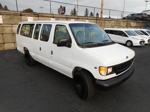 Used 1999 Ford E-350 and Econoline 350 Club Wagon image 3