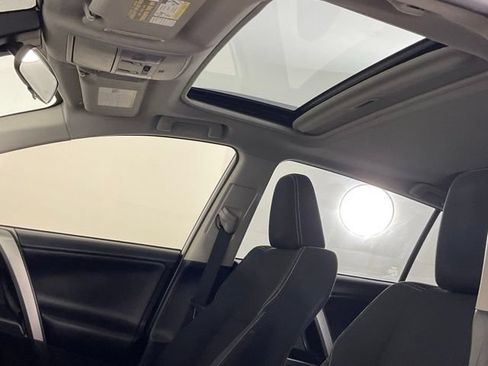 Used 2017 Toyota RAV4 XLE FWD image 14