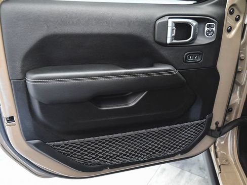 Used 2020 Jeep Gladiator Rubicon AWD/4WD image 8
