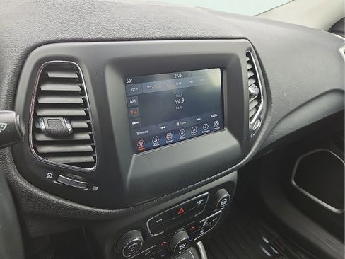 Used 2018 Jeep Compass Latitude w/ Popular Equipment Group AWD/4WD image 15