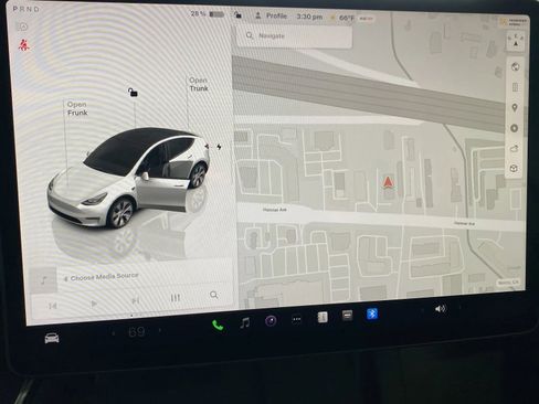 Used 2023 Tesla Model Y Long Range image 15