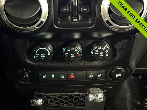 Used 2015 Jeep Wrangler Unlimited Rubicon image 19