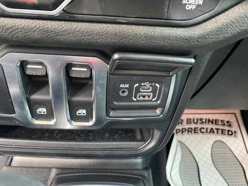 Used 2025 Jeep Wrangler Sport AWD/4WD image 14
