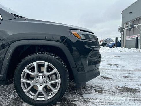 Certified 2023 Jeep Compass Latitude image 12