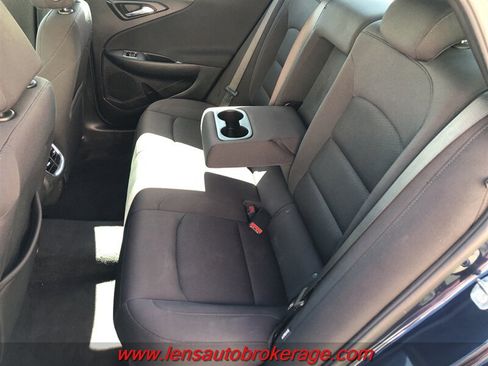 Used 2022 Chevrolet Malibu LT FWD image 17