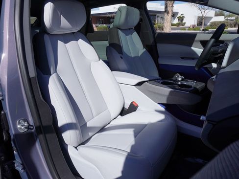 New 2026 Cadillac Optiq Luxury 1 image 12