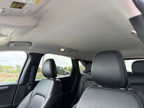 Used 2025 Ford Escape Platinum AWD/4WD image 17