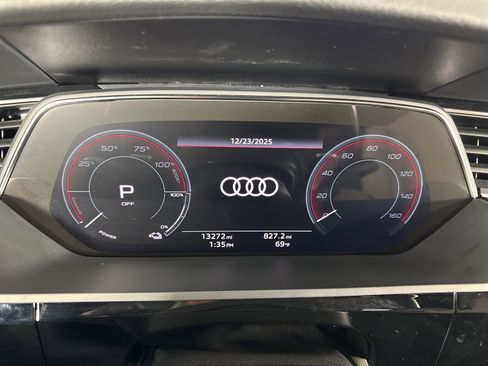 Used 2024 Audi Q8 e-tron Premium Plus w/ Premium Plus Package image 16
