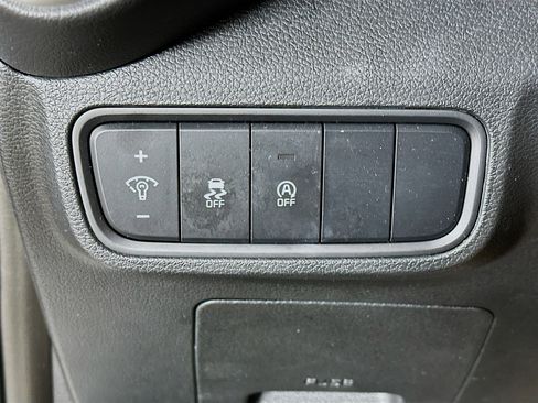 Used 2025 Kia Soul LX w/ LX Technology Package image 17