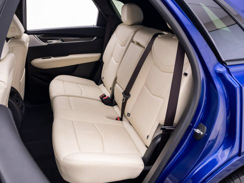 Certified 2023 Cadillac XT5 Sportv AWD/4WD image 19
