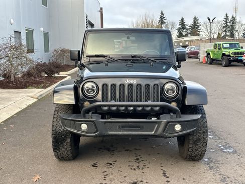 Used 2012 Jeep Wrangler Unlimited Sahara w/ Dual Top Group image 8