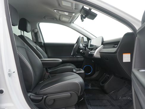 Used 2023 Hyundai Ioniq 5 SEL image 11