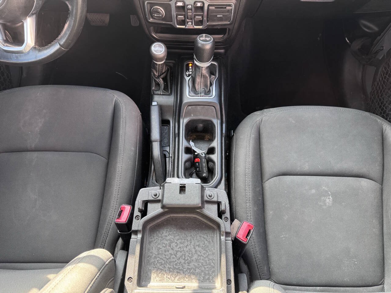 Used 2020 Jeep Wrangler Unlimited Sahara AWD/4WD image 20