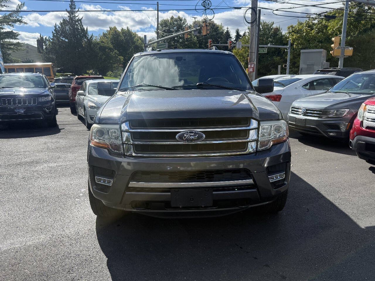 Used 2016 Ford Expedition Limited AWD/4WD image 3