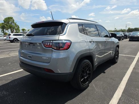 Used 2022 Jeep Compass Latitude w/ Convenience Group FWD image 15